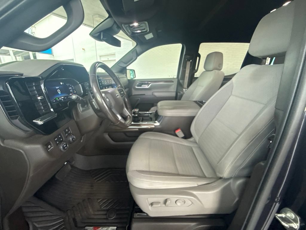 Used 2023 Chevrolet Silverado 1500 RST AWD/4WD image 33
