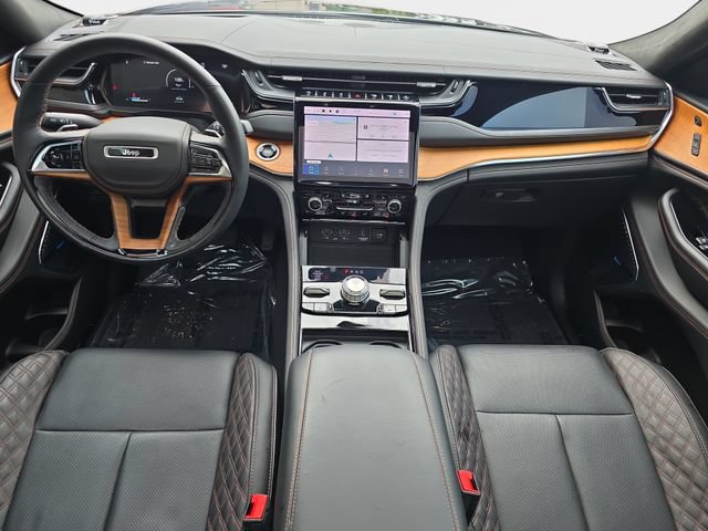 Used 2023 Jeep Grand Cherokee Summit AWD/4WD image 10
