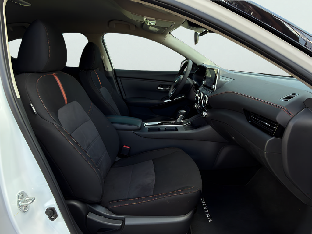 Used 2025 Nissan Sentra SR FWD image 18