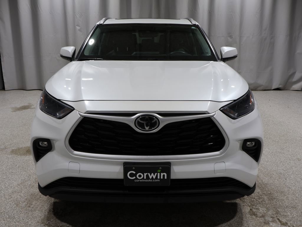 Certified 2022 Toyota Highlander XLE image 7