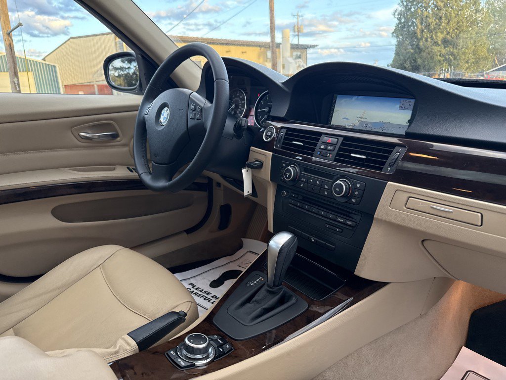 Used 2011 BMW 328i xDrive Sedan AWD/4WD image 16