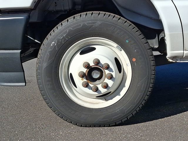 Used 2024 Ford E-450 and Econoline 450 Super Duty w/ Driver's Safety Package image 8
