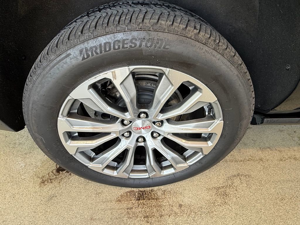 Used 2021 GMC Yukon XL Denali w/ Denali Premium Package image 7