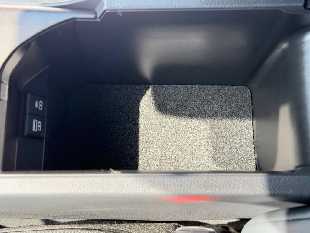 Used 2024 Toyota Camry SE FWD image 19