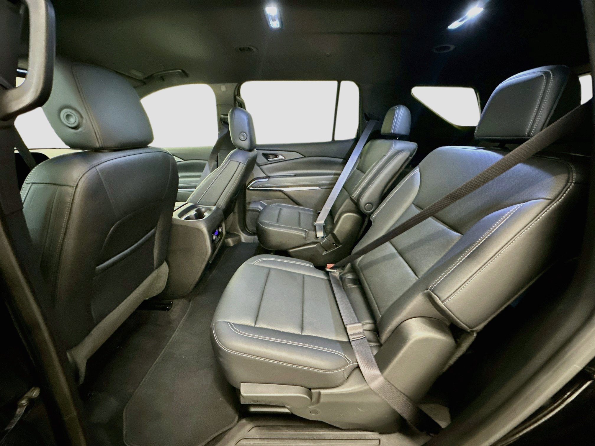Used 2025 Chevrolet Traverse LT AWD/4WD image 29