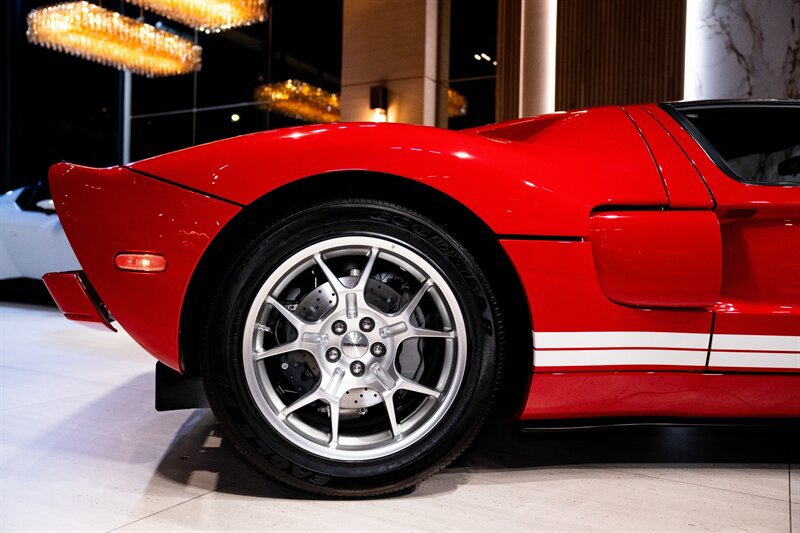 Used 2005 Ford GT RWD image 36