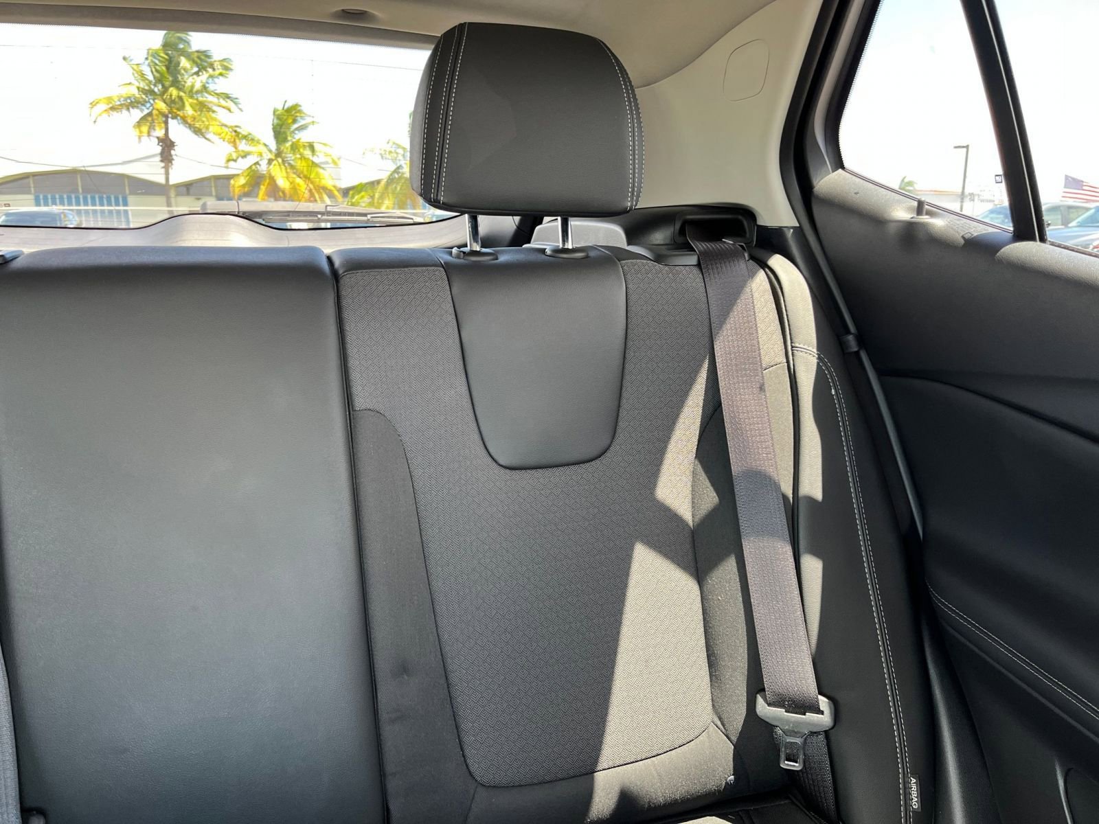 Used 2025 Buick Encore GX Preferred image 36