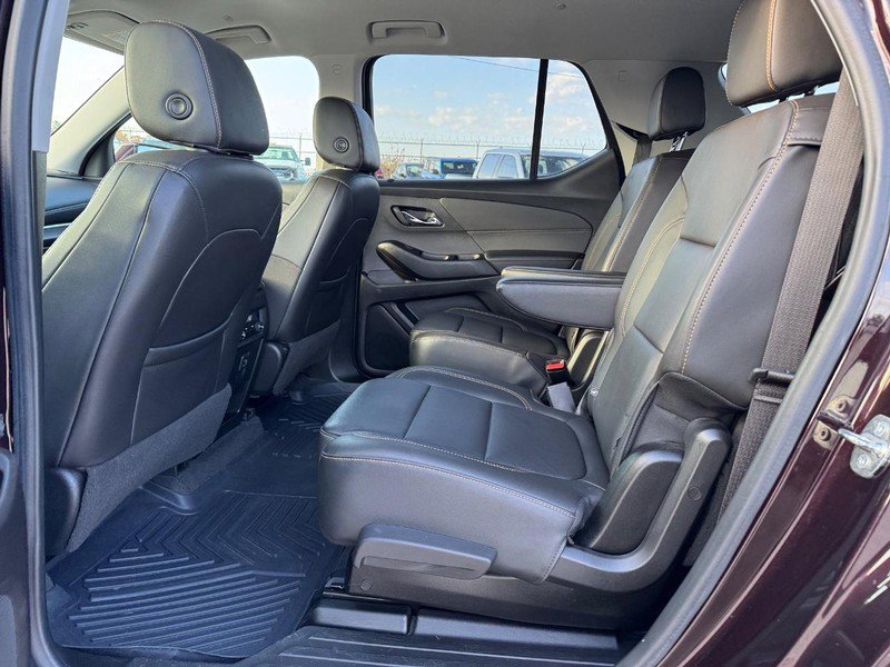 Used 2020 Chevrolet Traverse LT image 12