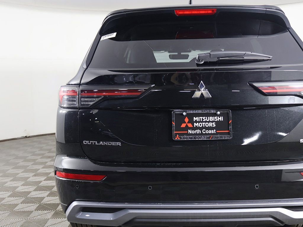 New 2026 Mitsubishi Outlander SE image 15