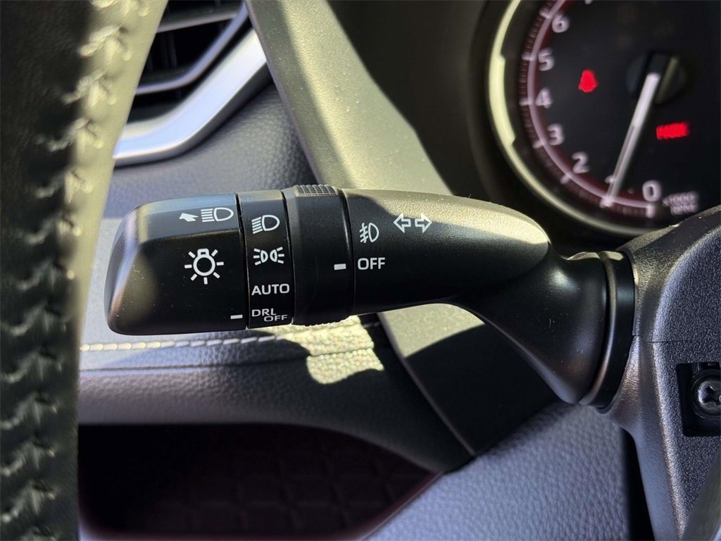 Used 2021 Toyota RAV4 Limited image 27