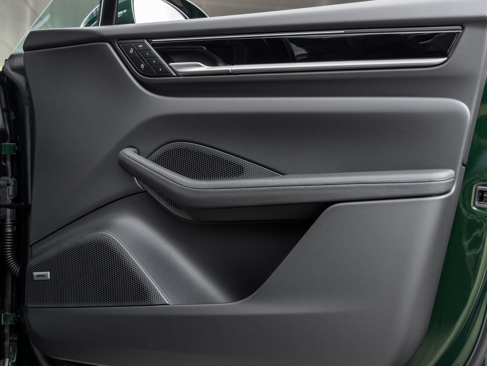 Certified 2025 Porsche Macan Electric RWD image 39