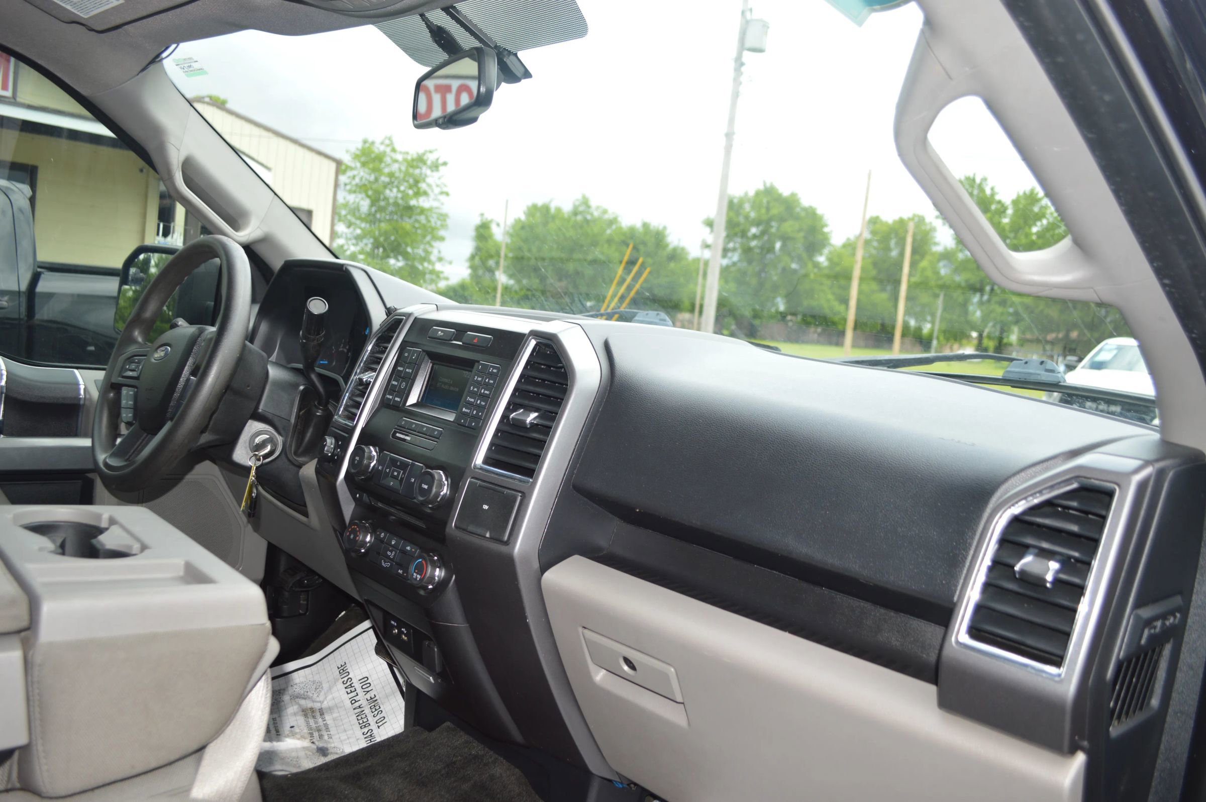 Used 2015 Ford F150 XLT image 18