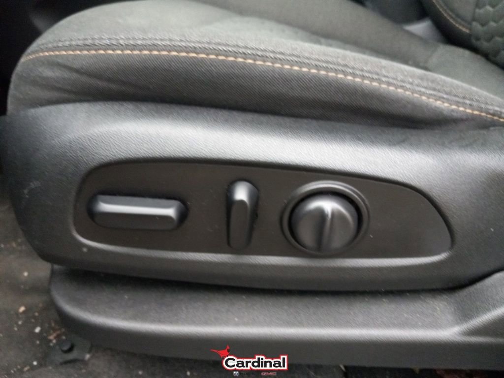 Used 2020 Chevrolet Equinox LT w/ Driver Convenience Package image 21