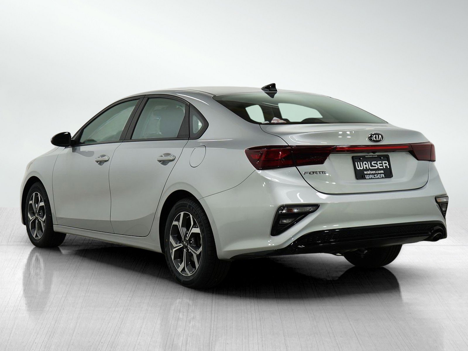 Used 2021 Kia Forte LXS image 3