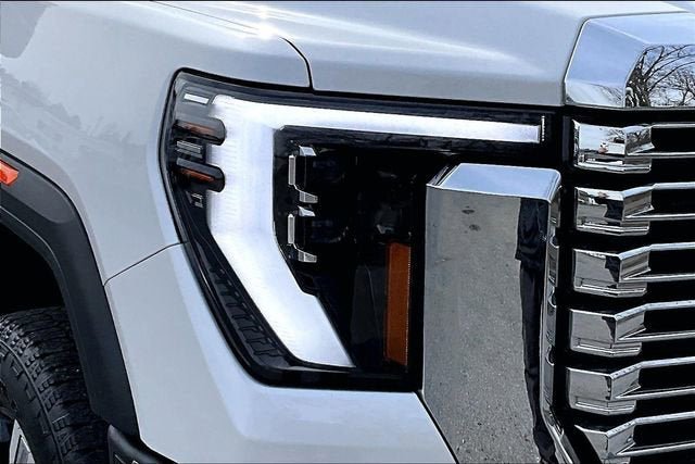 Certified 2024 GMC Sierra 2500 Denali w/ Denali Reserve Package AWD/4WD image 33