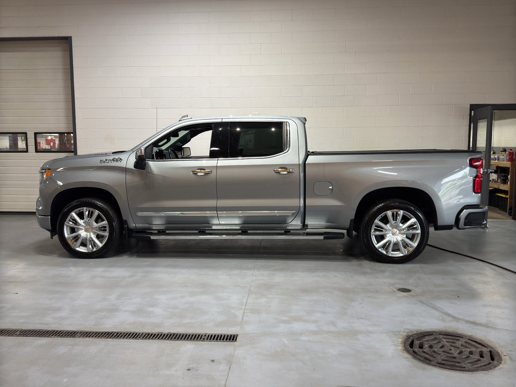 Used 2025 Chevrolet Silverado 1500 High Country w/ High Country Premium Package AWD/4WD image 2