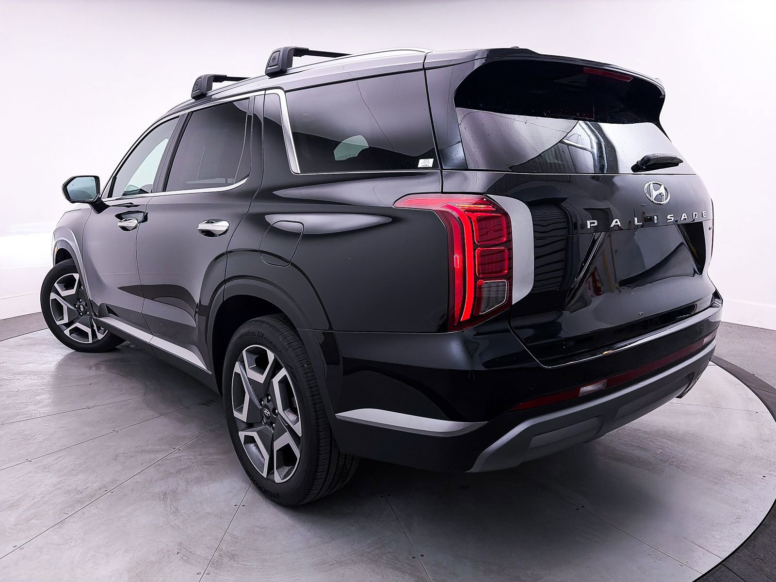 Used 2024 Hyundai Palisade SEL image 2