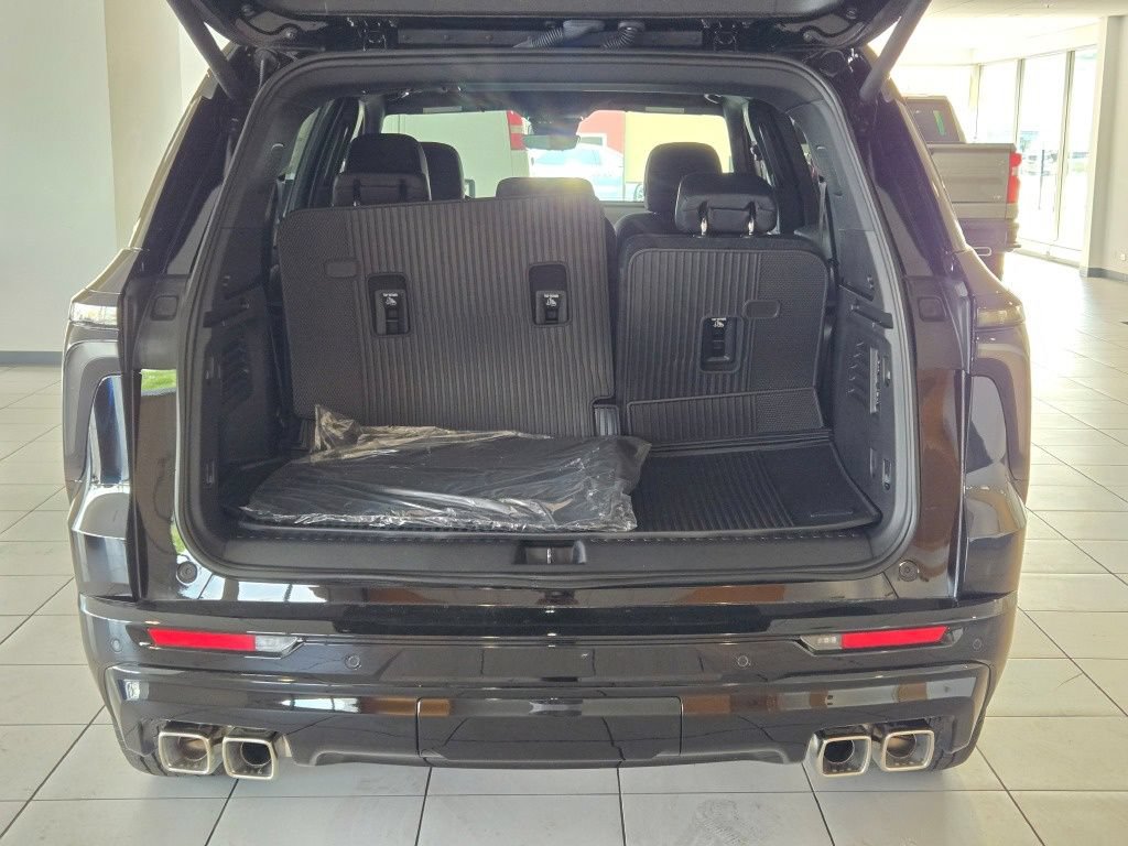 New 2026 Chevrolet Traverse RS w/ LPO, Floor Liner Package AWD/4WD image 14
