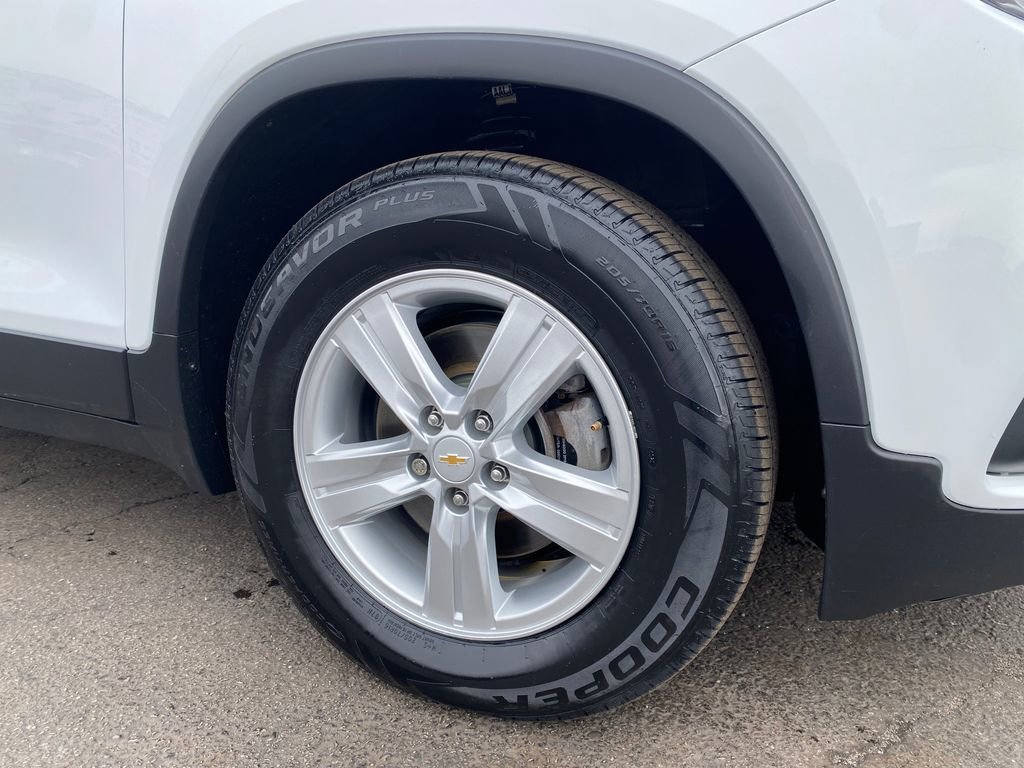 Used 2020 Chevrolet Trax LS w/ Tint and Cruise Package FWD image 27