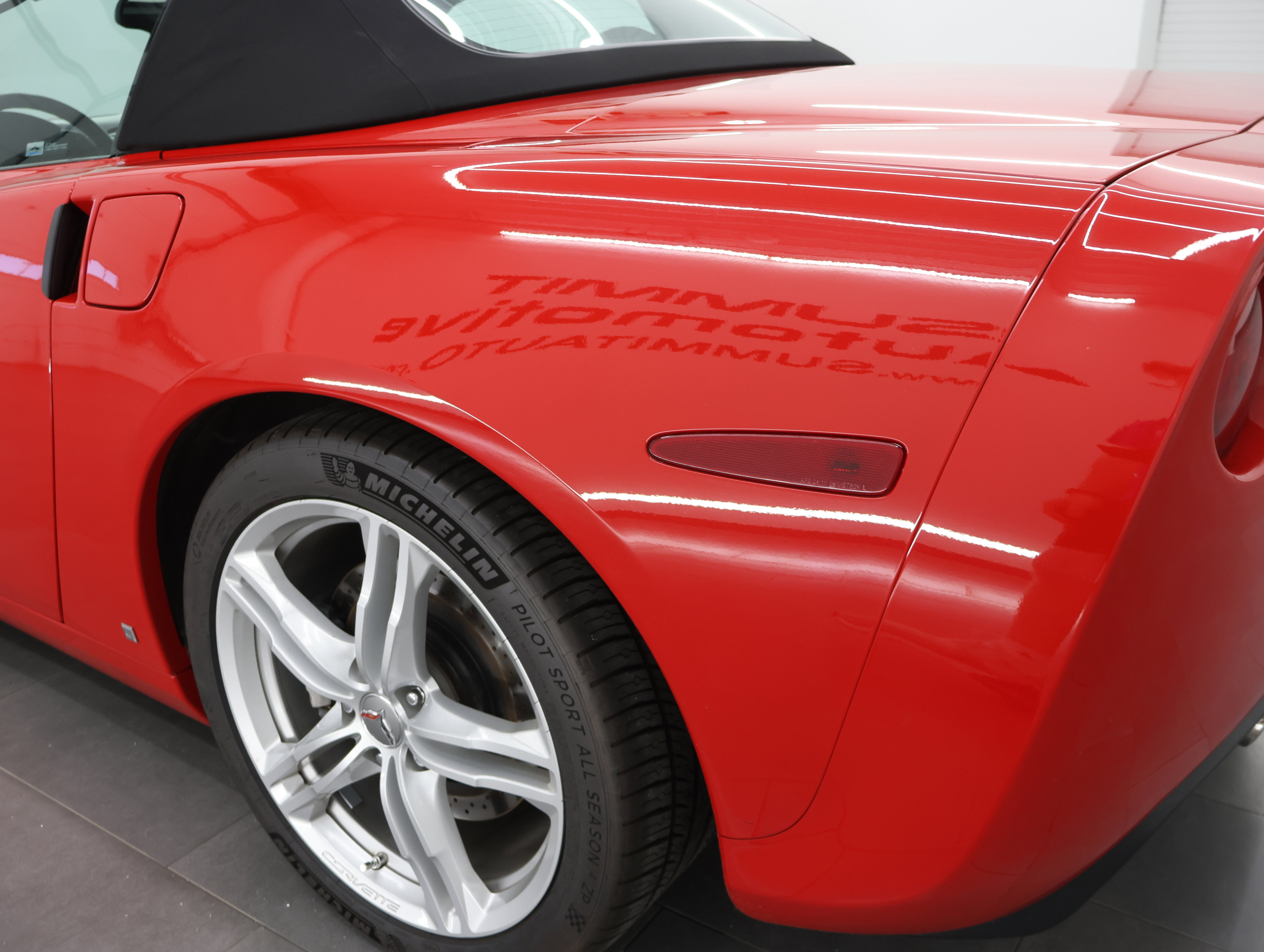 Used 2006 Chevrolet Corvette Convertible w/ Preferred Equipment Group RWD image 24
