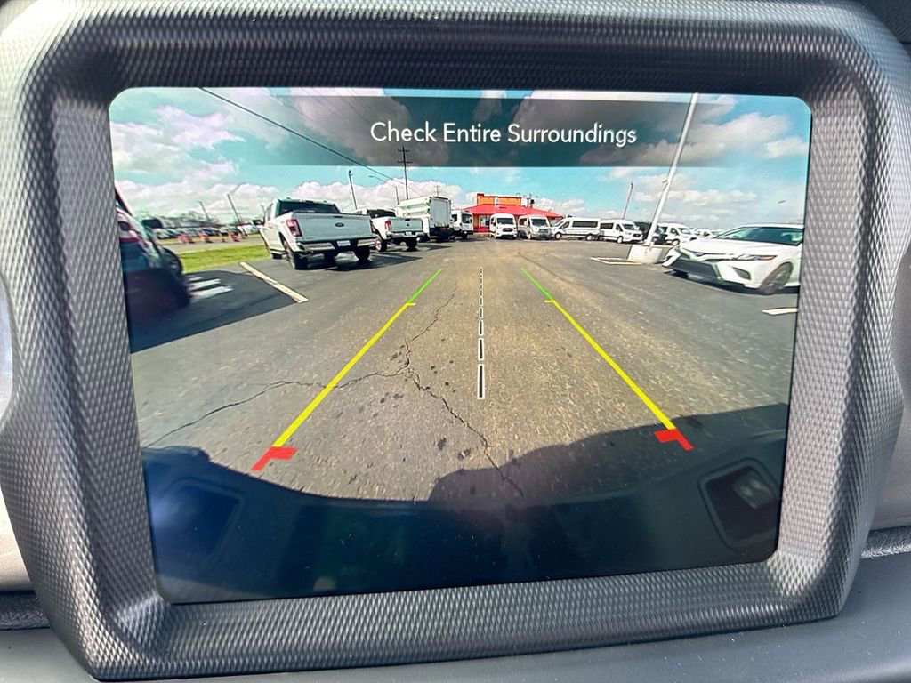 Used 2022 Jeep Gladiator Overland w/ Cold Weather Group image 17