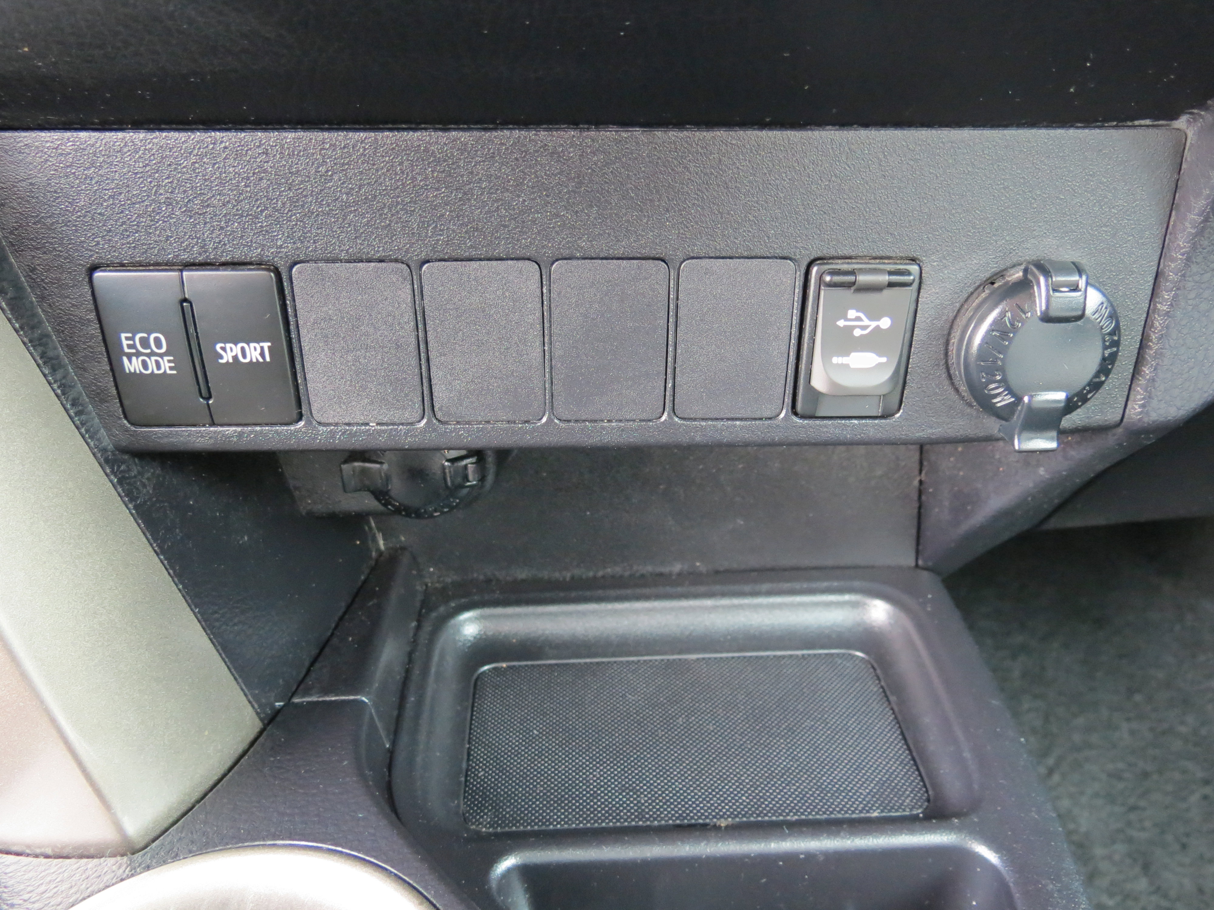 Used 2013 Toyota RAV4 LE FWD image 21