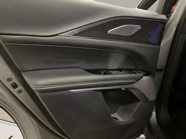 Used 2023 Cadillac Lyriq 2WD image 65