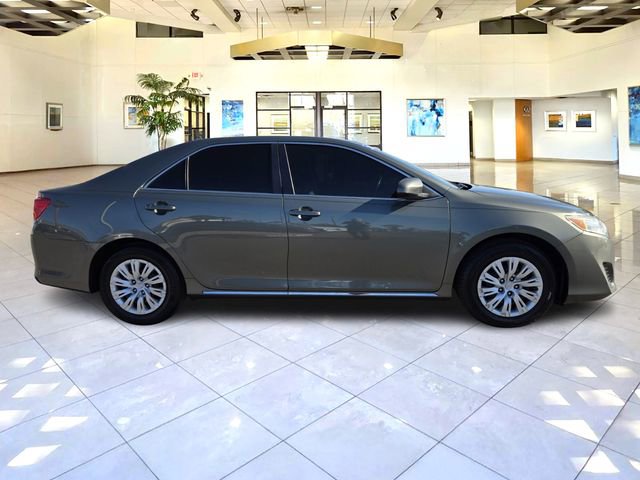 Used 2012 Toyota Camry LE FWD image 4