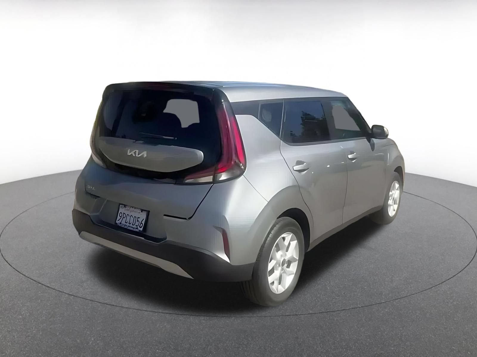 Used 2025 Kia Soul LX w/ LX Technology Package FWD image 14