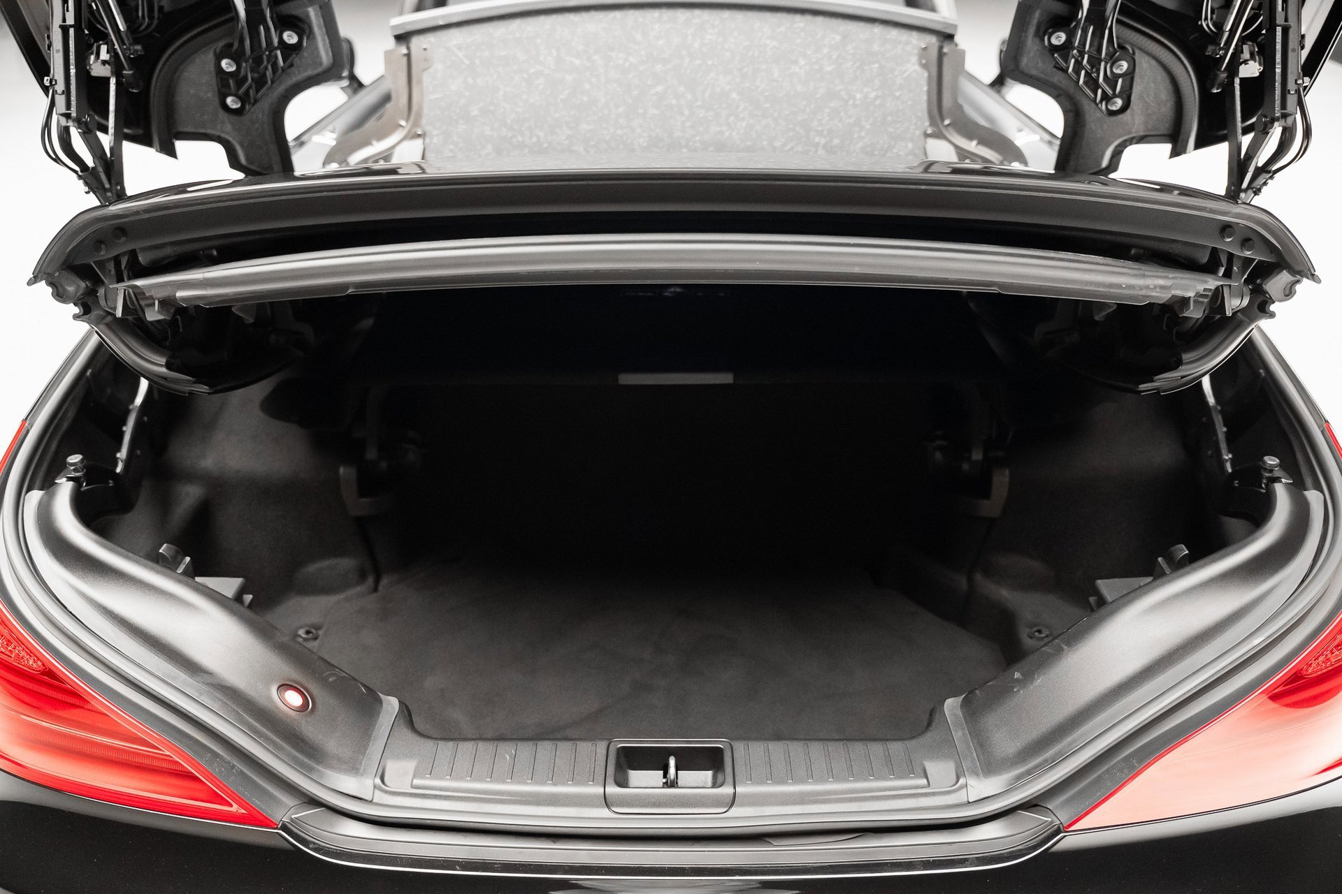 Used 2019 Mercedes-Benz SL 550 image 70