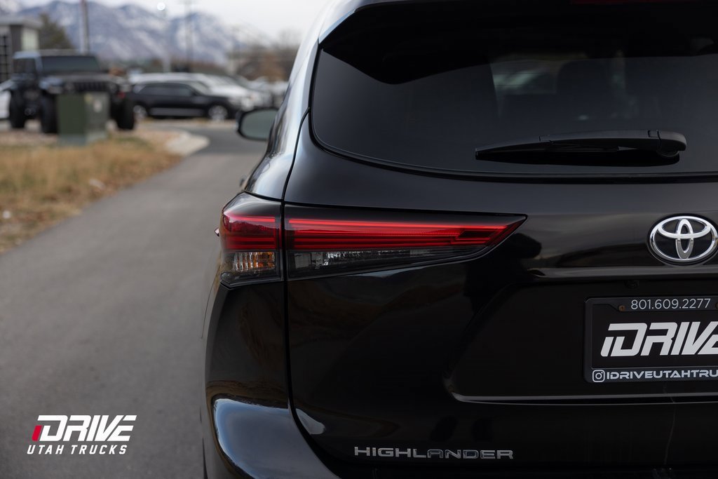 Used 2021 Toyota Highlander XLE image 11