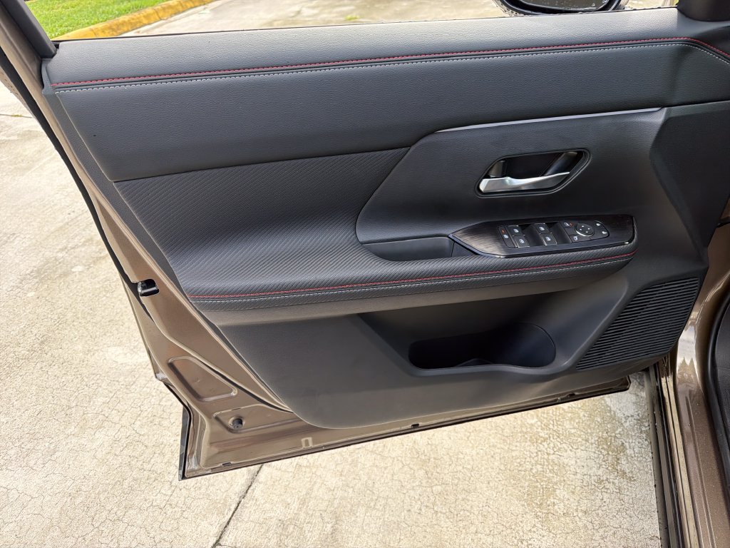 New 2026 Nissan Kicks SR FWD image 16