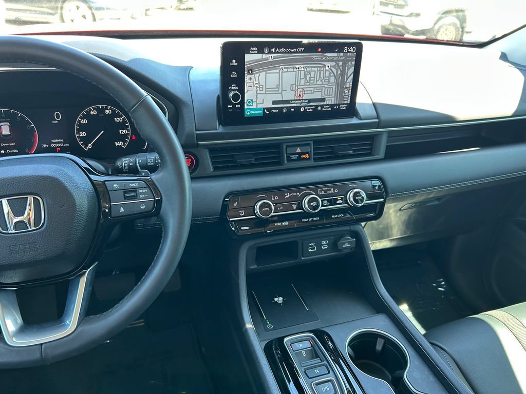 Used 2024 Honda Pilot Touring image 19