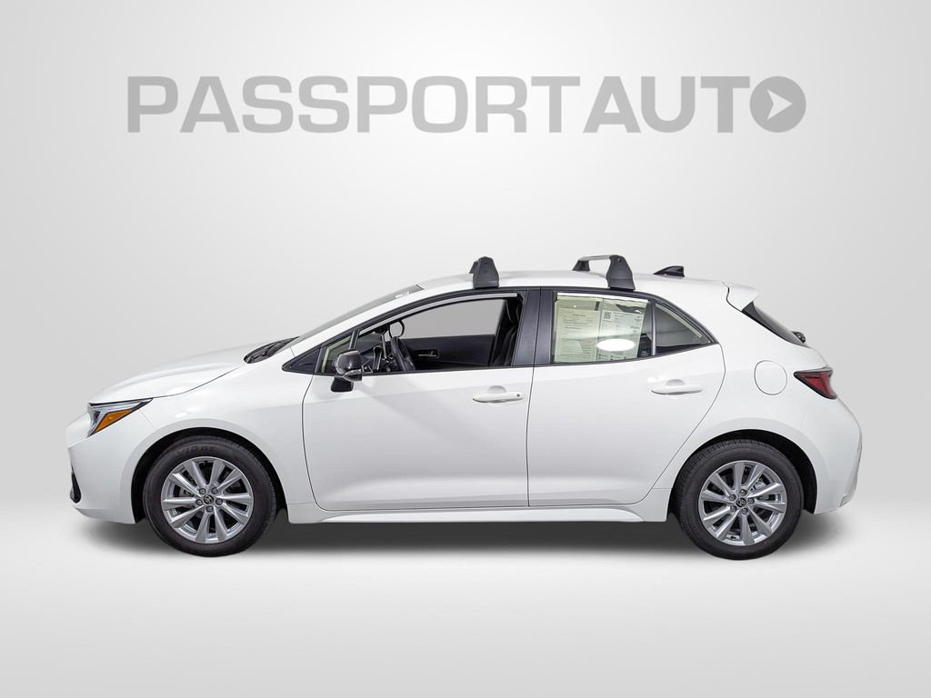 Used 2026 Toyota Corolla SE FWD image 2