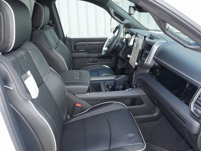 New 2026 RAM 3500 Limited AWD/4WD image 28