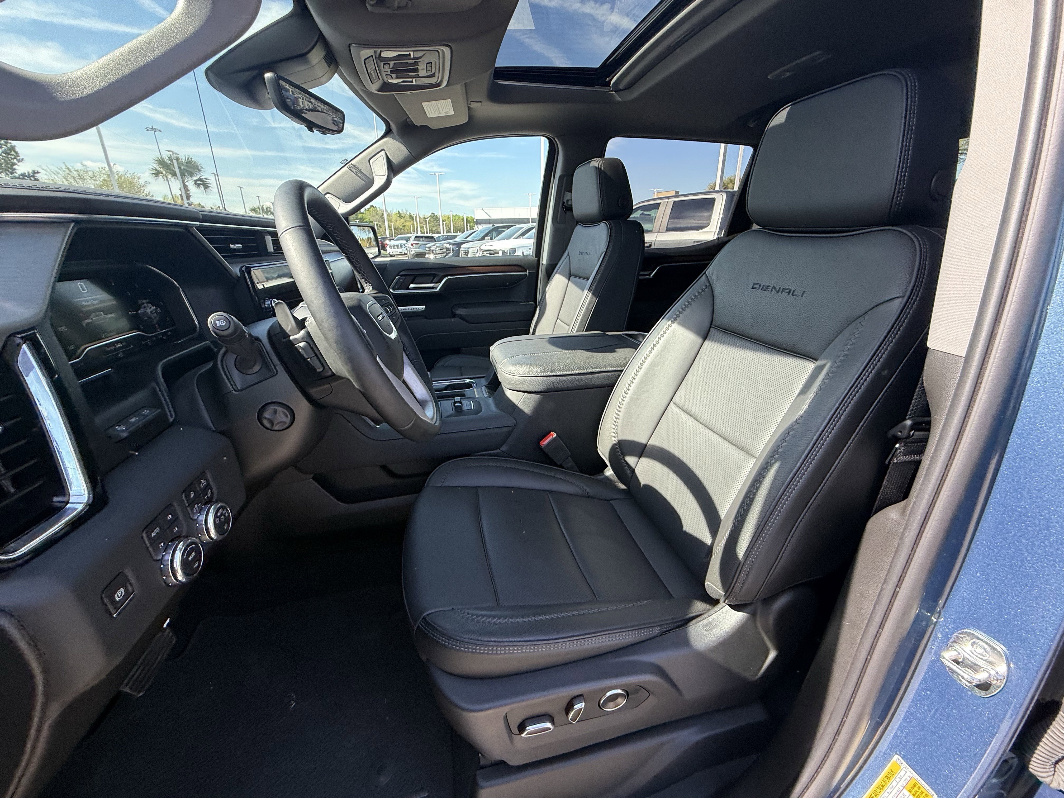 Used 2025 GMC Sierra 1500 Denali w/ Denali Reserve Package image 27