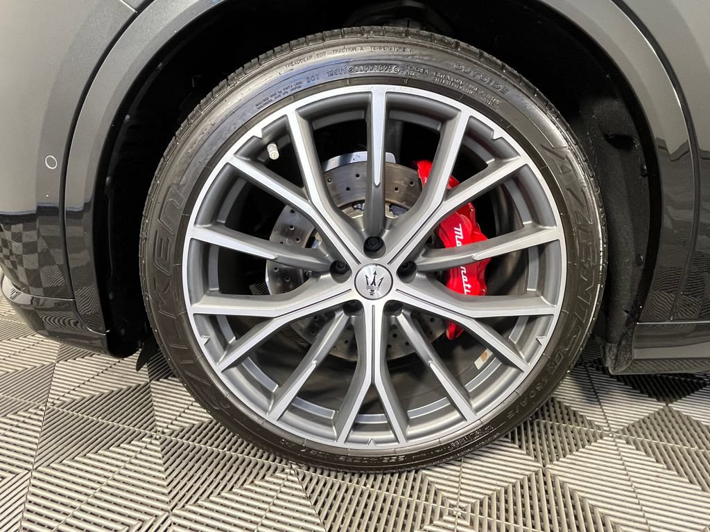 Used 2024 Maserati Grecale Trofeo AWD/4WD image 15