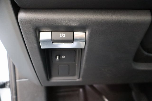 Used 2023 Land Rover Defender 130 X-Dynamic SE AWD/4WD image 15