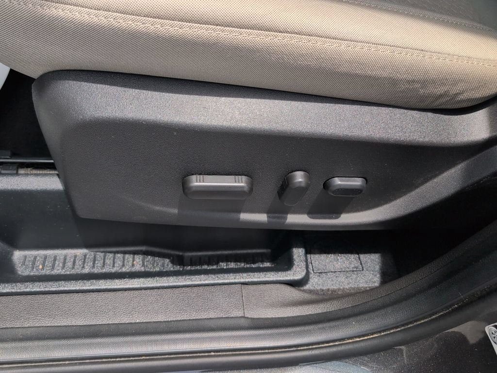 Used 2017 Ford Escape SE FWD image 9