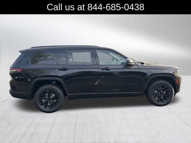 New 2025 Jeep Grand Cherokee L Altitude image 4