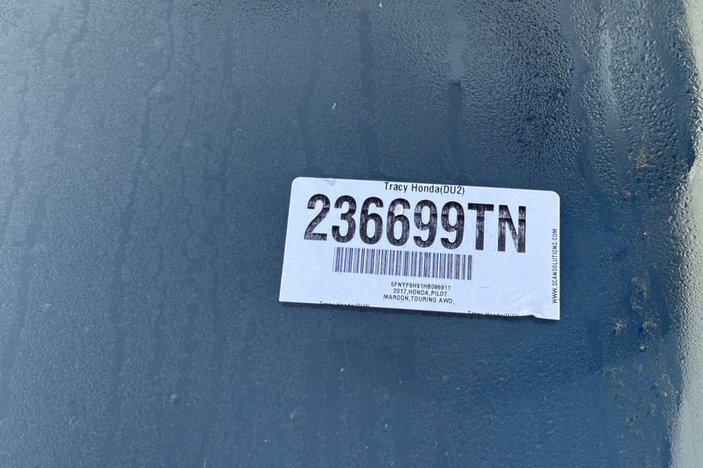 Used 2017 Honda Pilot Touring image 3