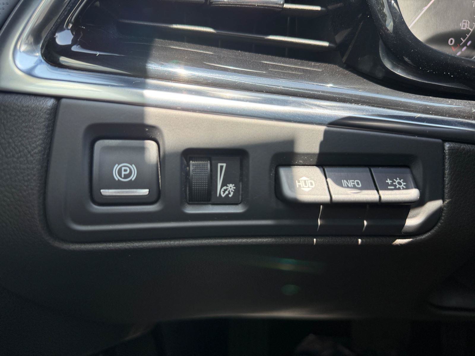 Used 2023 Cadillac XT6 Premium Luxury w/ Platinum Package AWD/4WD image 25