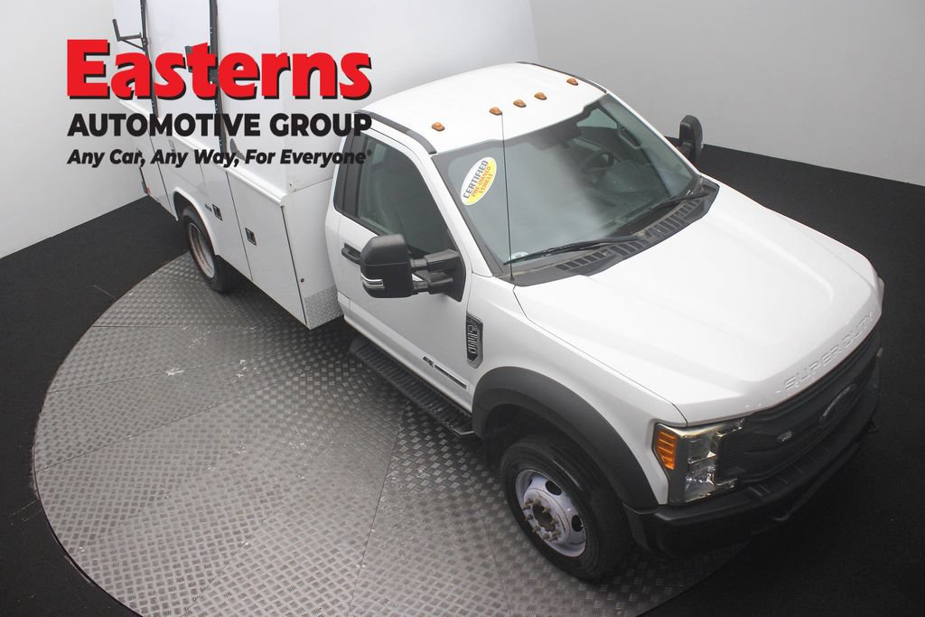 Used 2017 Ford F550 2WD Regular Cab Super Duty image 3