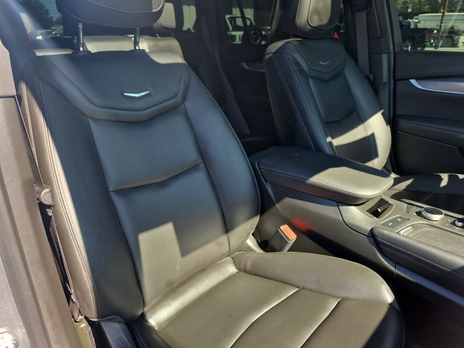 Certified 2024 Cadillac XT6 Luxury w/ LPO, Floor Liner Package AWD/4WD image 31