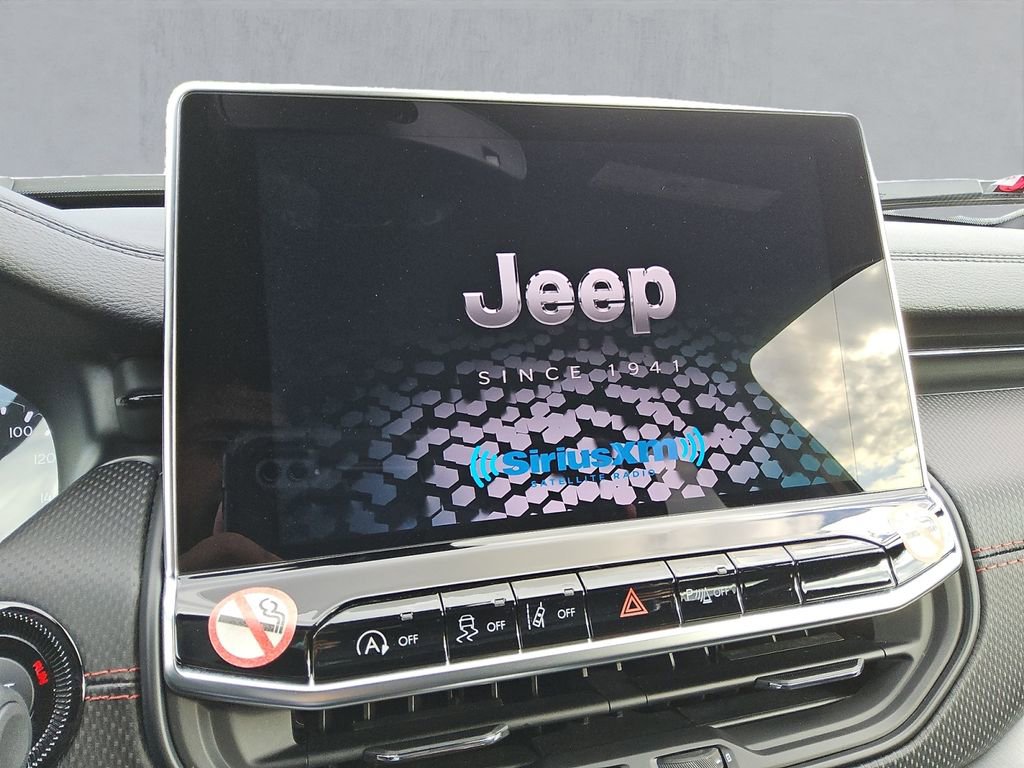 Used 2026 Jeep Compass Trailhawk image 19