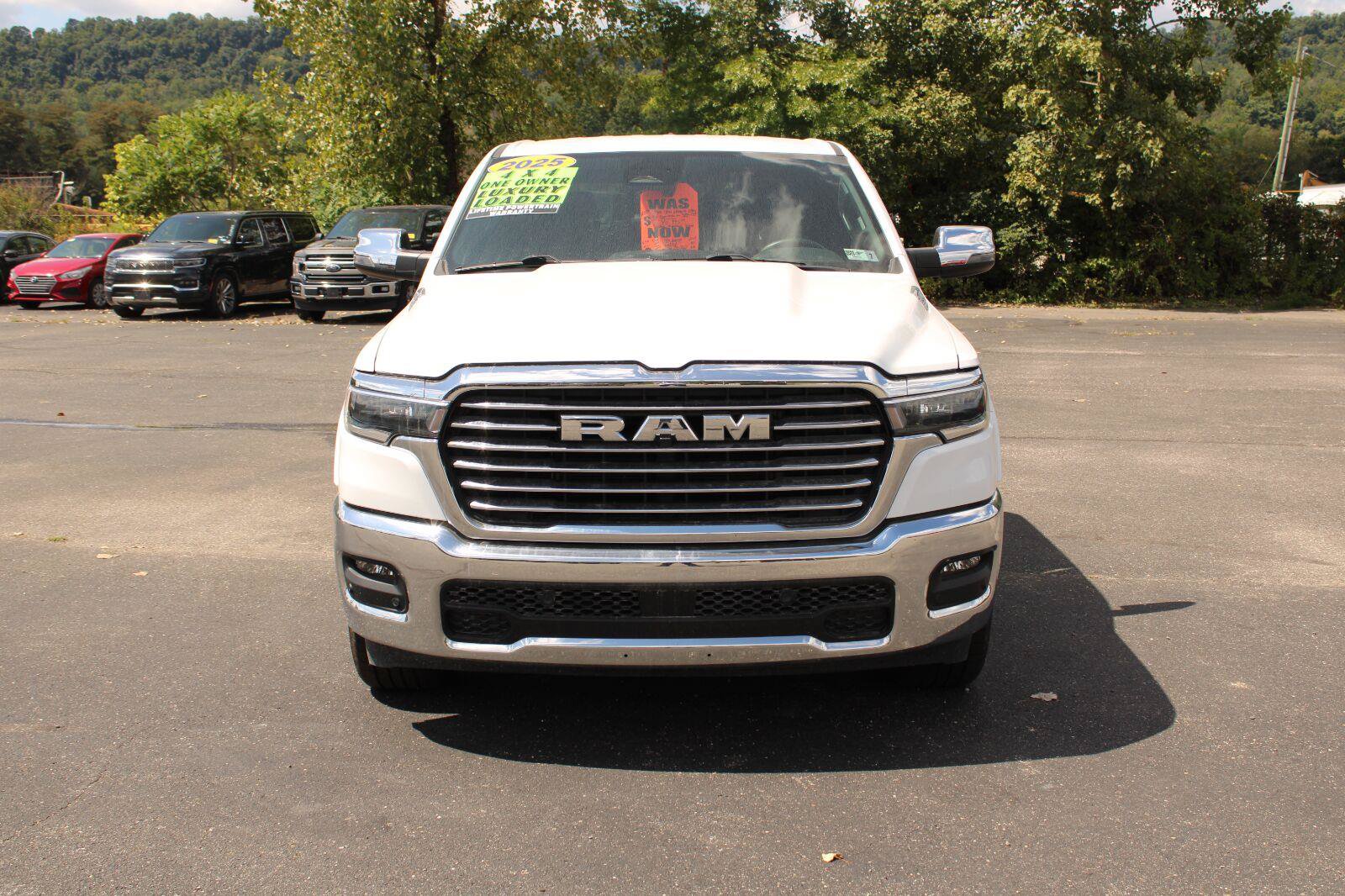 Used 2025 RAM 1500 Laramie AWD/4WD image 3