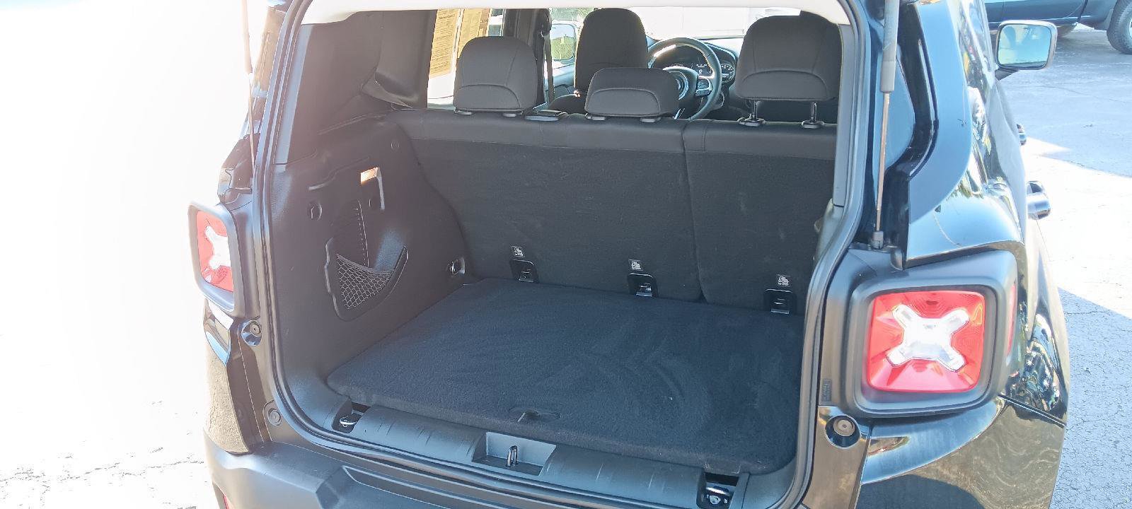 Used 2018 Jeep Renegade Latitude image 29