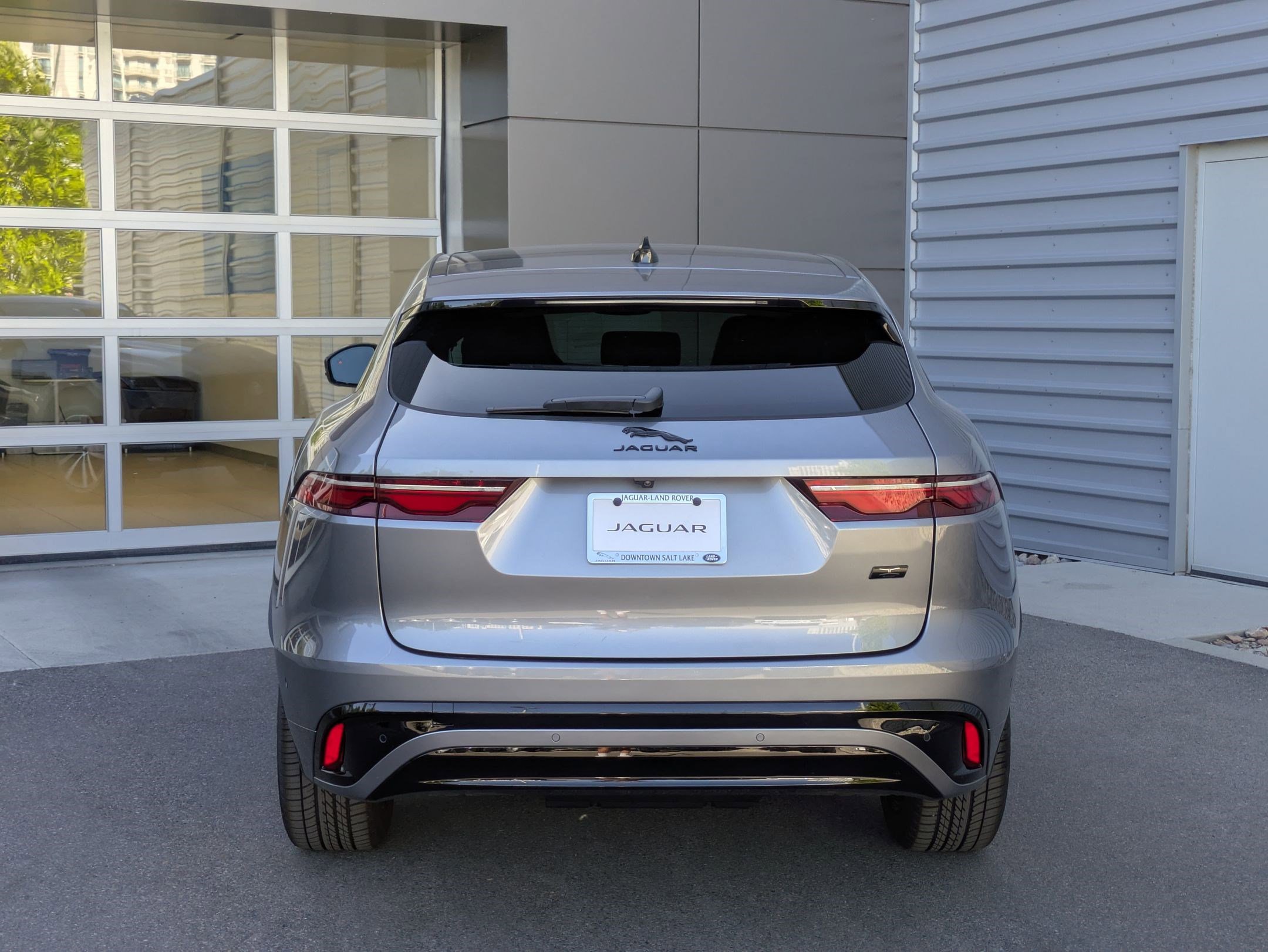 New 2026 Jaguar F-PACE R-Dynamic S image 4