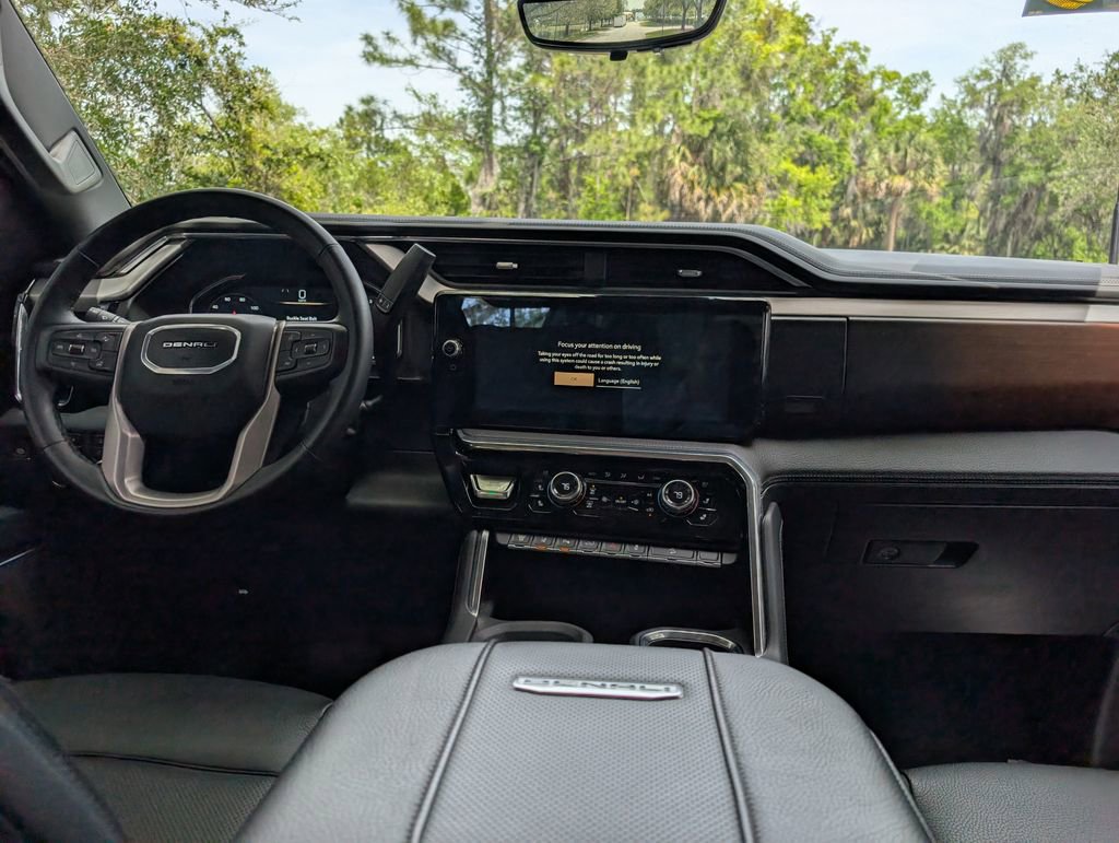 Used 2024 GMC Sierra 2500 Denali w/ Denali Reserve Package AWD/4WD image 18