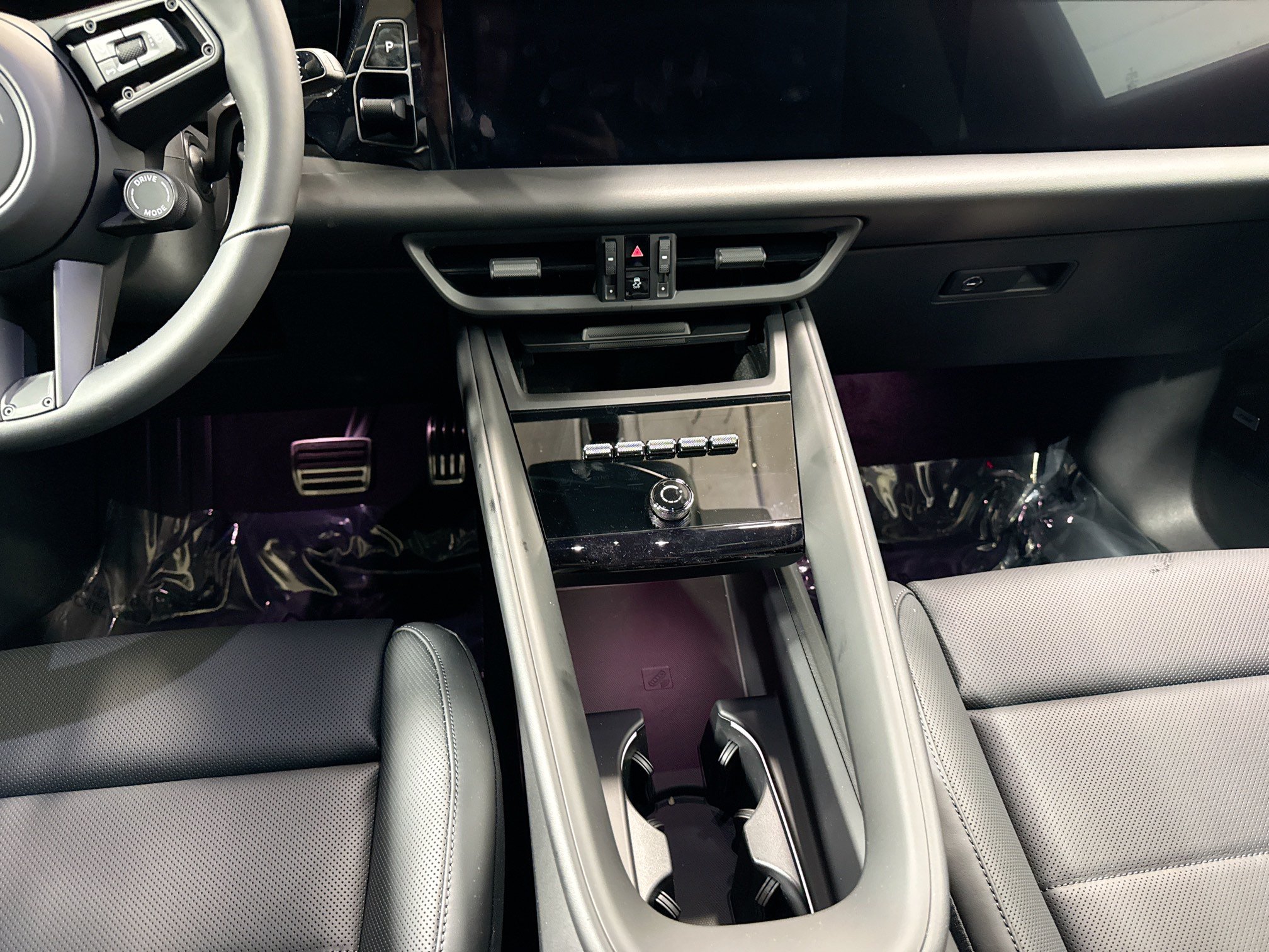 Certified 2026 Porsche Macan Electric RWD image 19